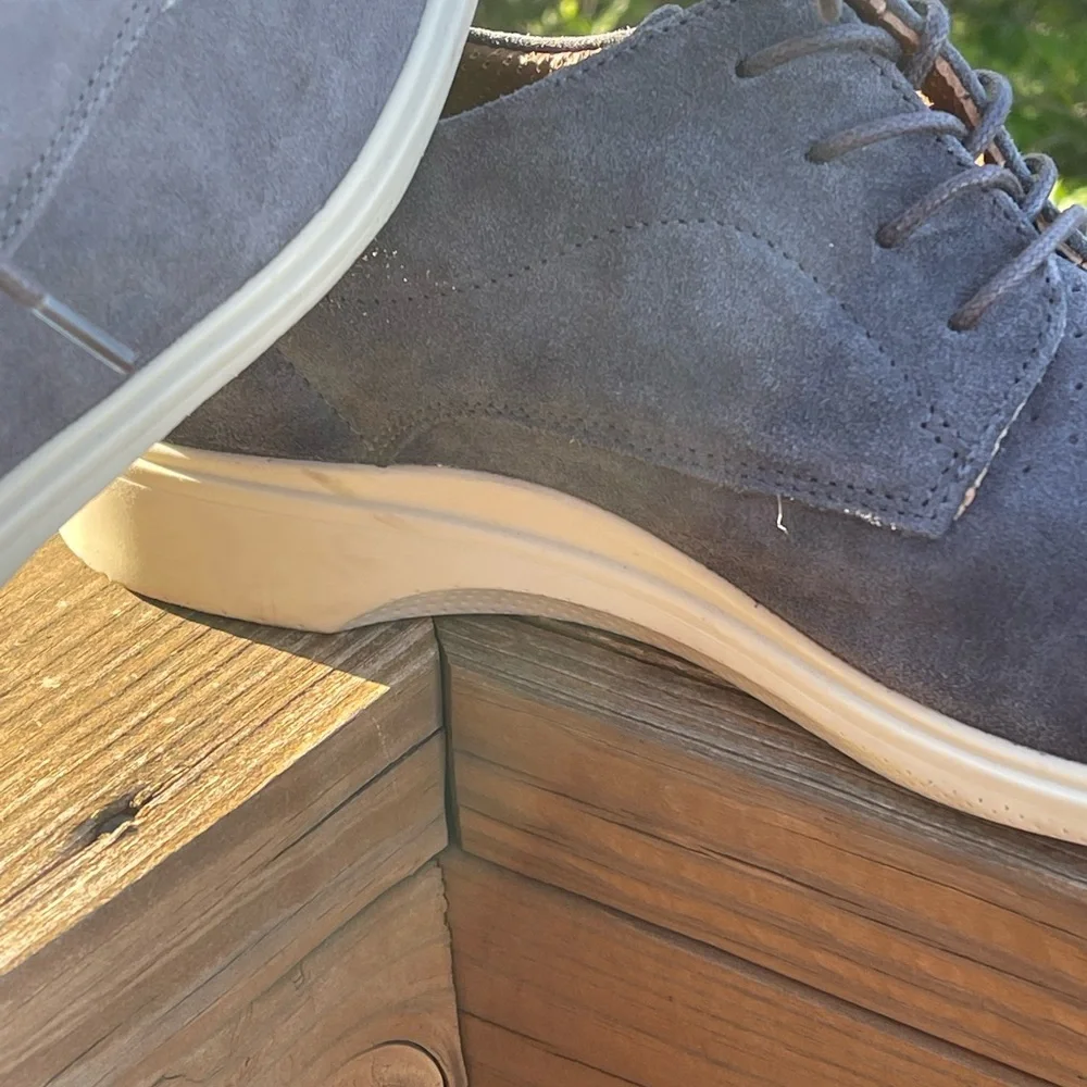 Amberjack Men's Blue Suede Shoes - like new!